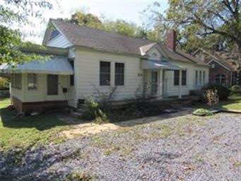 Welcome to 332 E Fairview Avenue!