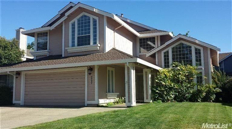 Large, almost 2600 sq ft home, low traffic street,