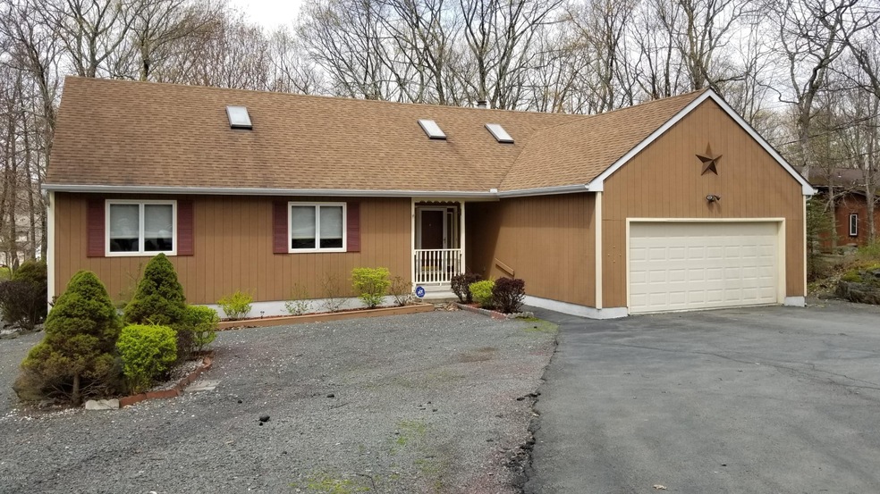 120 Pommel Dr, Hawley, PA 18428 - photo 1