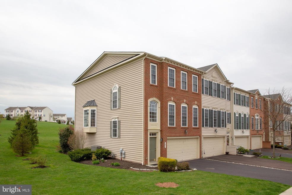 81 N Savanna Dr, Pottstown, PA 19465 - photo 1