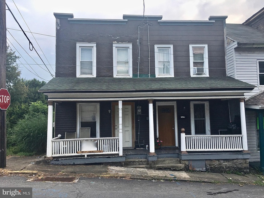 724 E Commerce St, Shamokin, PA 17872 - photo 1