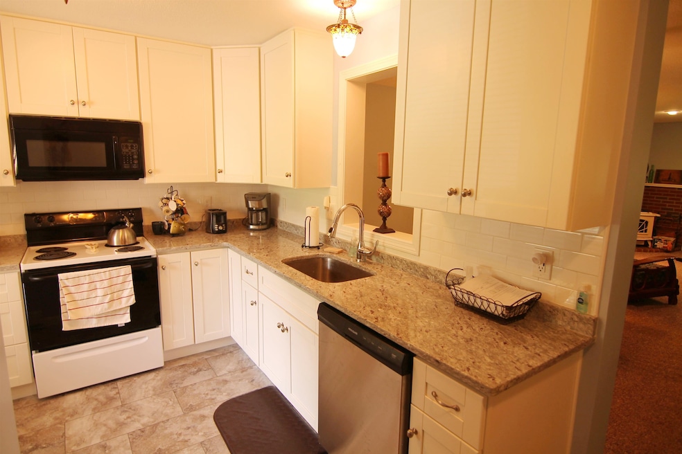 13 Duck Pond Way unit 2, Lincoln, NH 03251 - photo 1