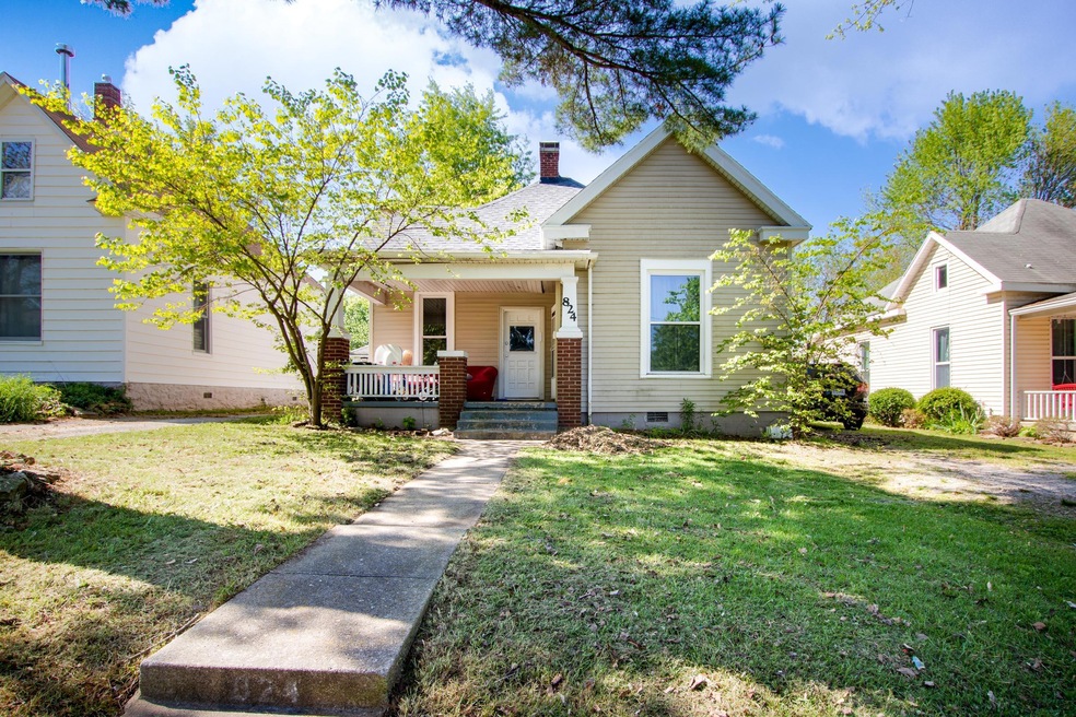 824 W Calhoun St-15