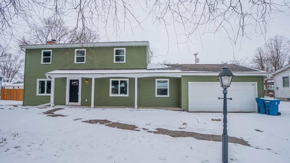 702 W Jefferson St, Kouts, IN 46347 - photo 1