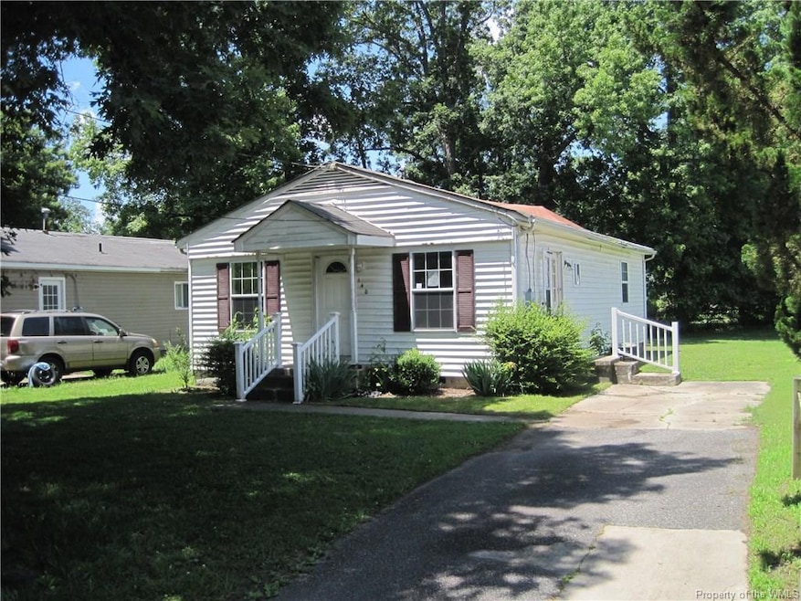 140 Glen St, West Point, VA 23181 - photo 1