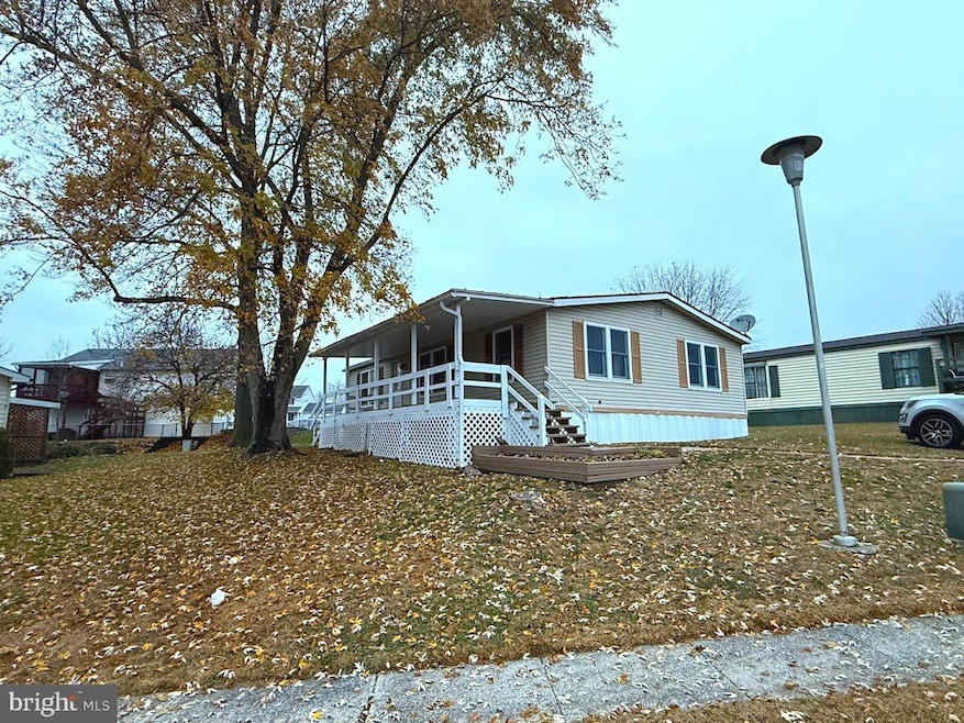 121 Cherry Ln, Dillsburg, PA 17019 - photo 1