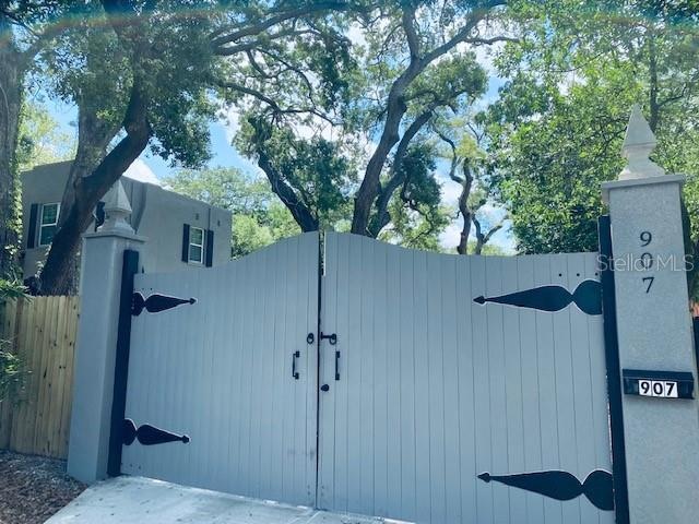 907 Chestnut St, Clearwater, FL 33756 - photo 1