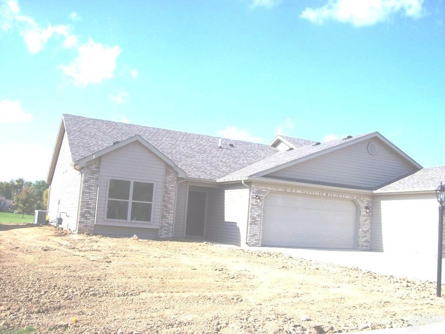 907 Heatherwood Ln, Ossian, IN 46777 - photo 1