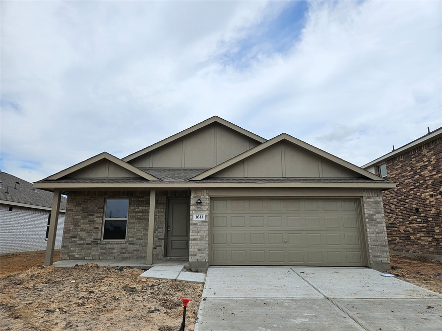 1611 Red Oak Dr, Rosenberg, TX 77471 - photo 1