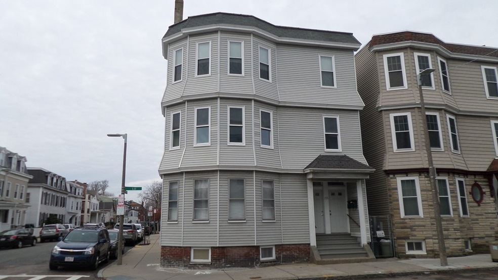 155 L St unit 2, Boston, MA 02127 - photo 1