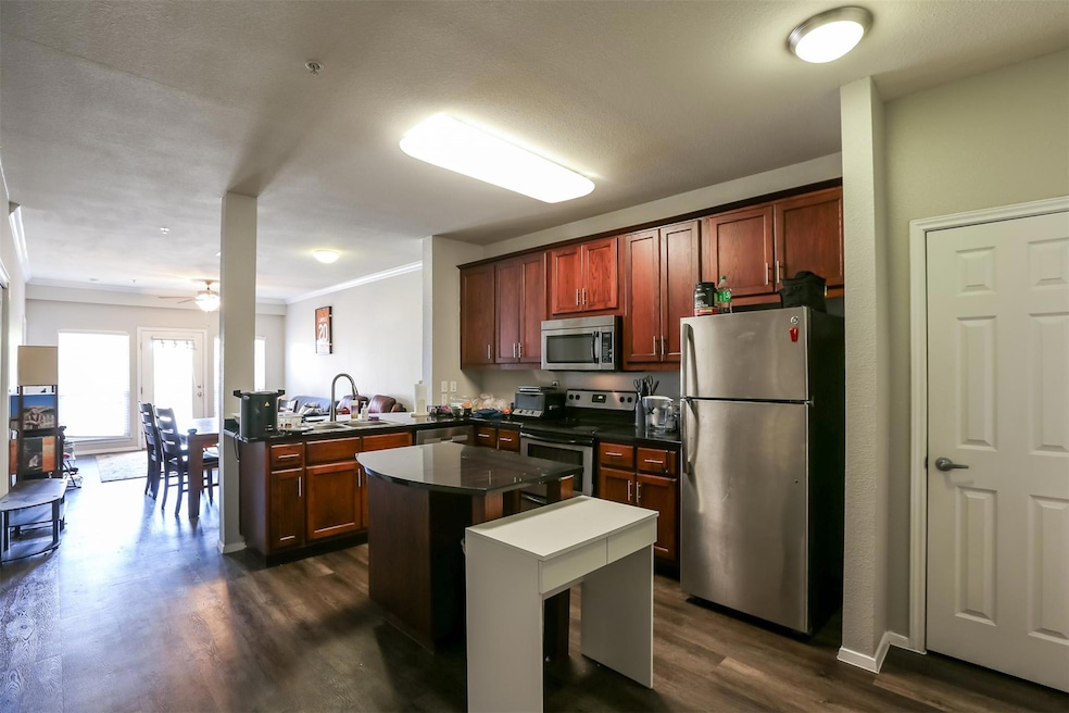 910 W 25th St unit 308, Austin, TX 78705 - photo 1