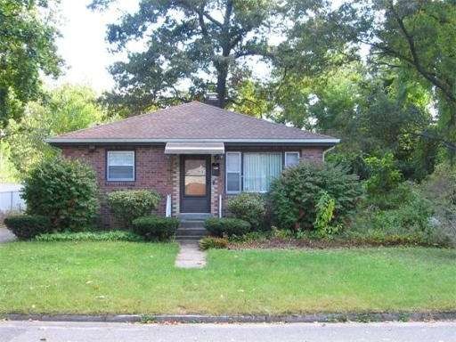 55 Rollins St, Springfield, MA 01109 - photo 1