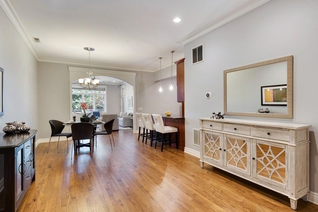 4927 N Damen Ave unit 2D, Chicago, IL 60625 - photo 1