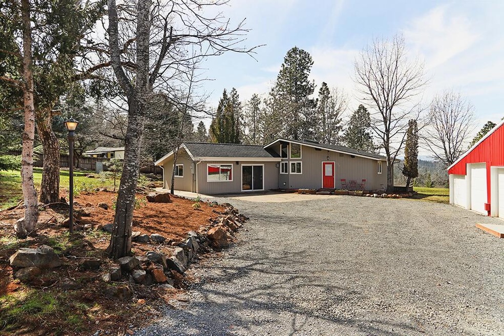 720 Summit Loop Listing Pics - 1 of 29