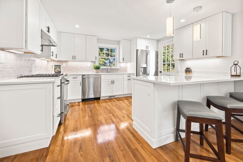 9 Autumn St, West Roxbury, MA 02132 - photo 1