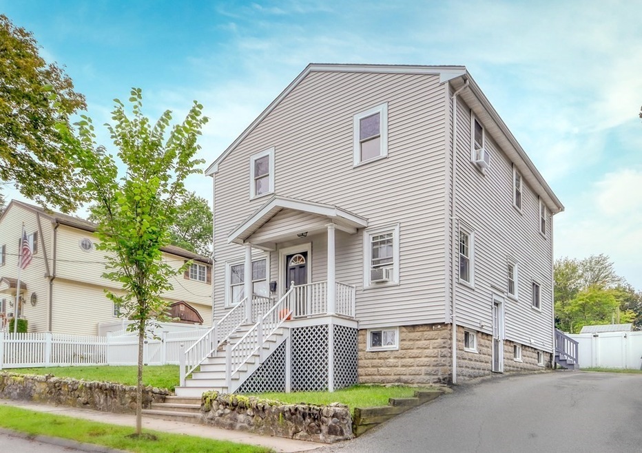 4 Evans St, Saugus, MA 01906 - photo 1