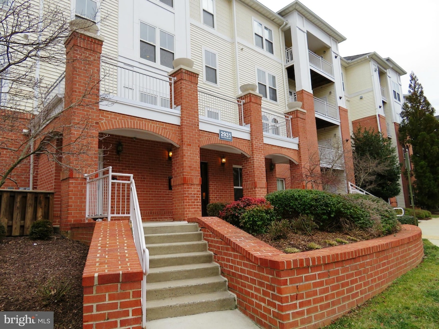 2931 Deer Hollow Way unit 402, Fairfax, VA 22031 - photo 1