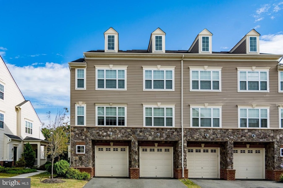 11148 Wortham Crest Cir unit 114, Manassas, VA 20109 - photo 1