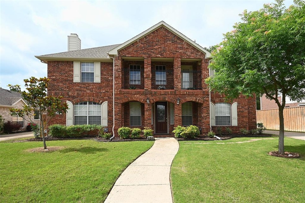 Beautiful Colonial Style Home.