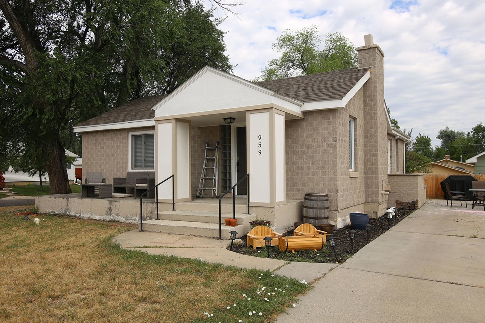 959 Burton Avenue