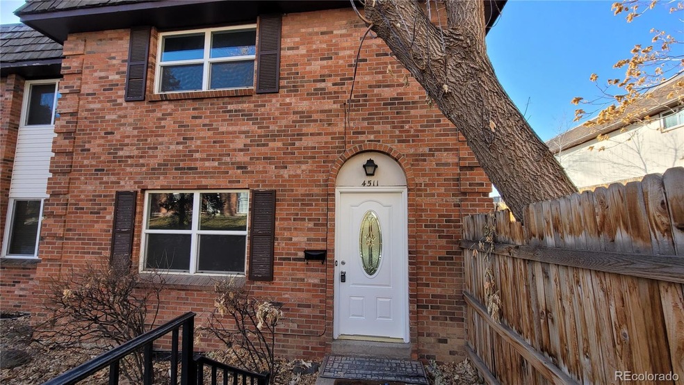 End unit with fenced back patio