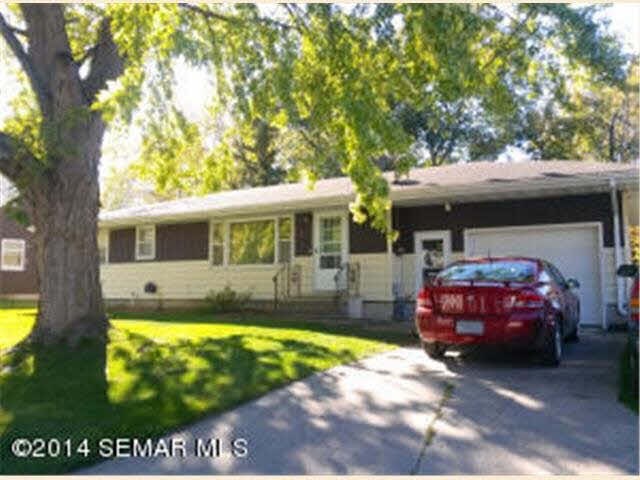 934 S 3rd Ave, Albert Lea, MN 56007 - photo 1