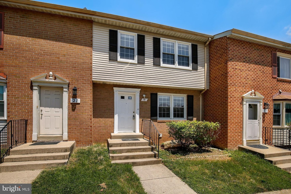 19 Misty Dale Way, Gaithersburg, MD 20877 - photo 1