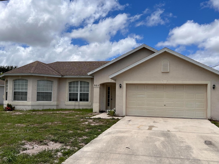 925 SW Mcdevitt Ave, Port Saint Lucie, FL 34953 - photo 1