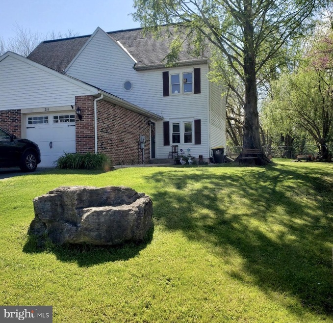 218 S 5th St, Womelsdorf, PA 19567 - photo 1