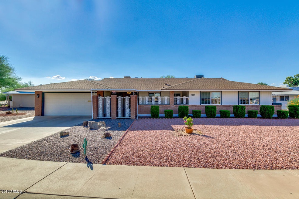 10338 W Caron Dr, Sun City, AZ 85351 - photo 1