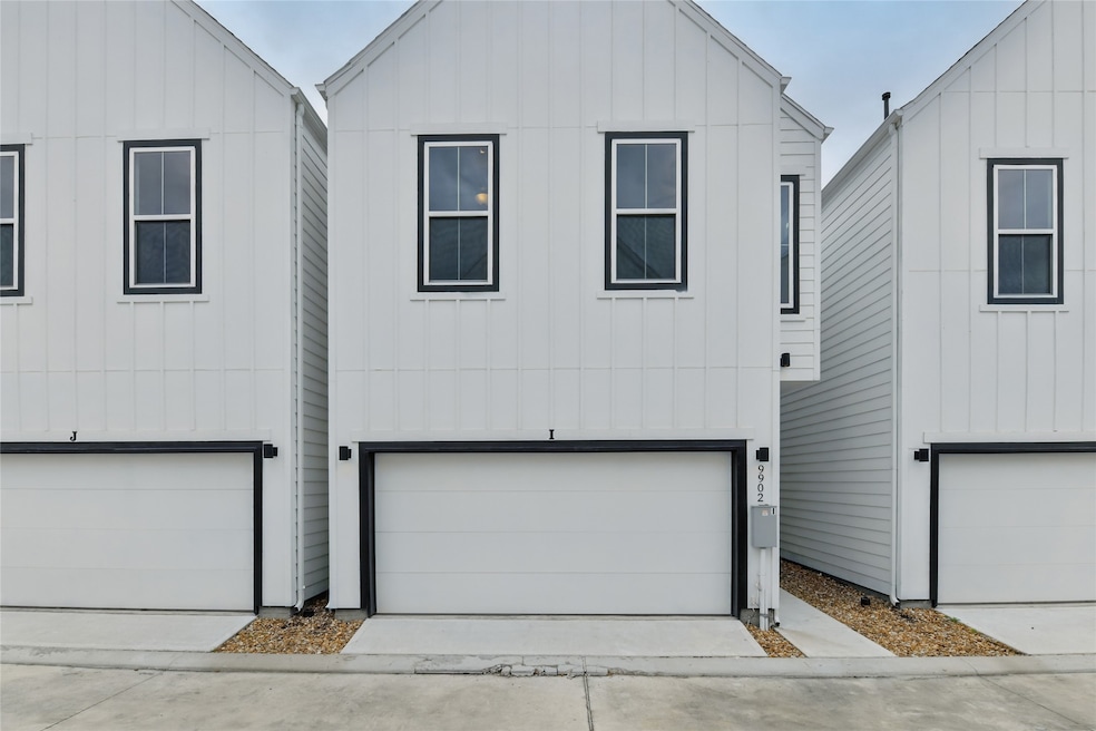 For Sale $289,000 • Co-Listing Agent