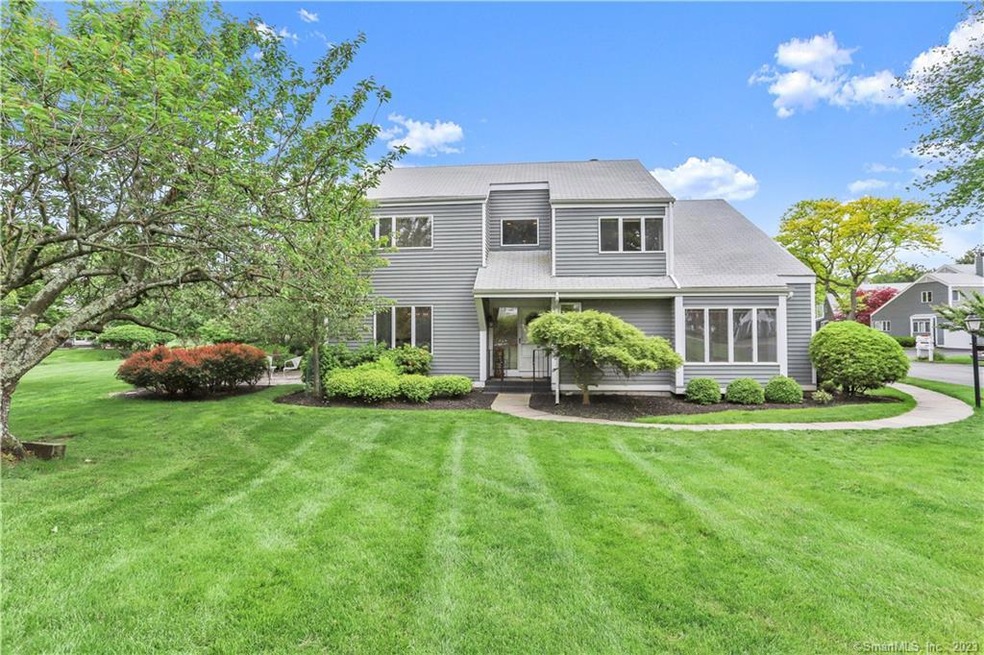 89 Field Point Dr, Fairfield, CT 06824 - photo 1