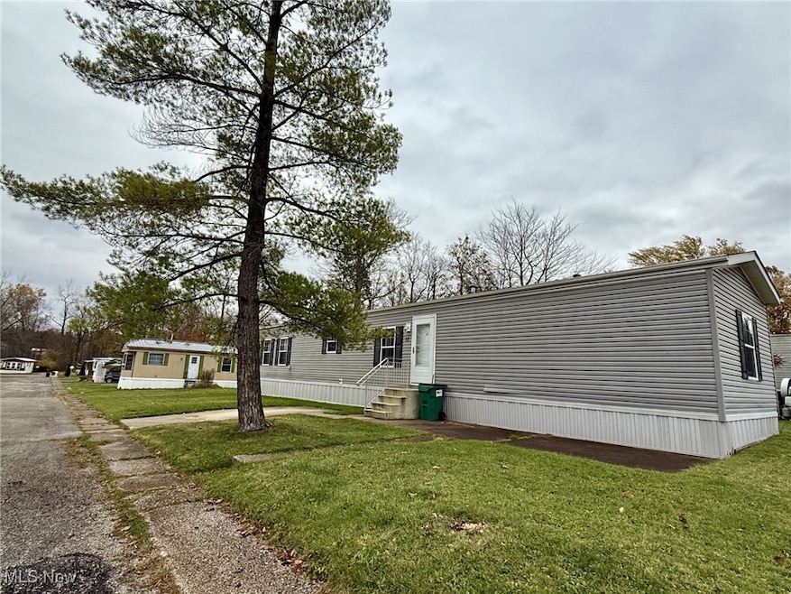 13 Wayne Ln, Chardon, OH 44024 - photo 1