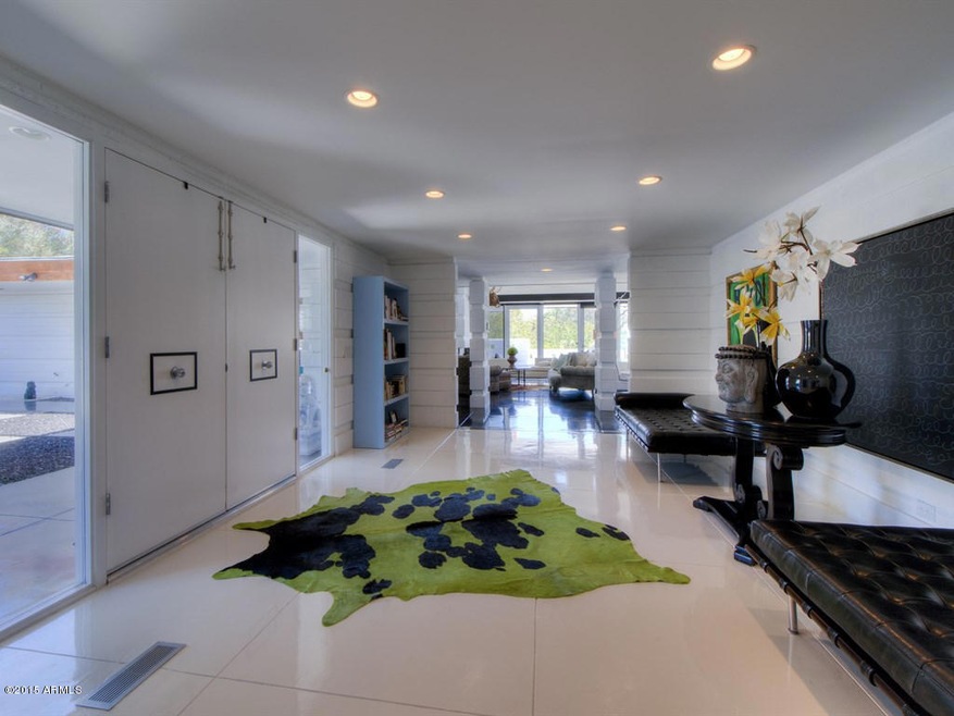 004_Foyer