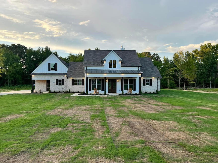 8104 Hidden Hollow Ln, Hernando, MS 38632 - photo 1