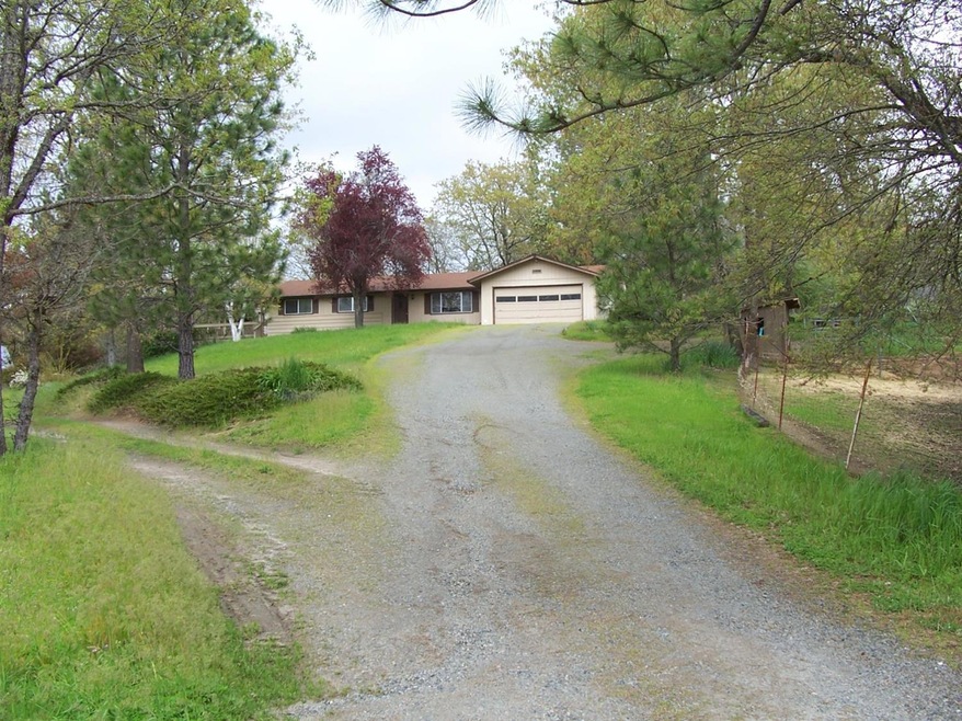 4896 Upper River Rd, Grants Pass, OR 97526 - photo 1