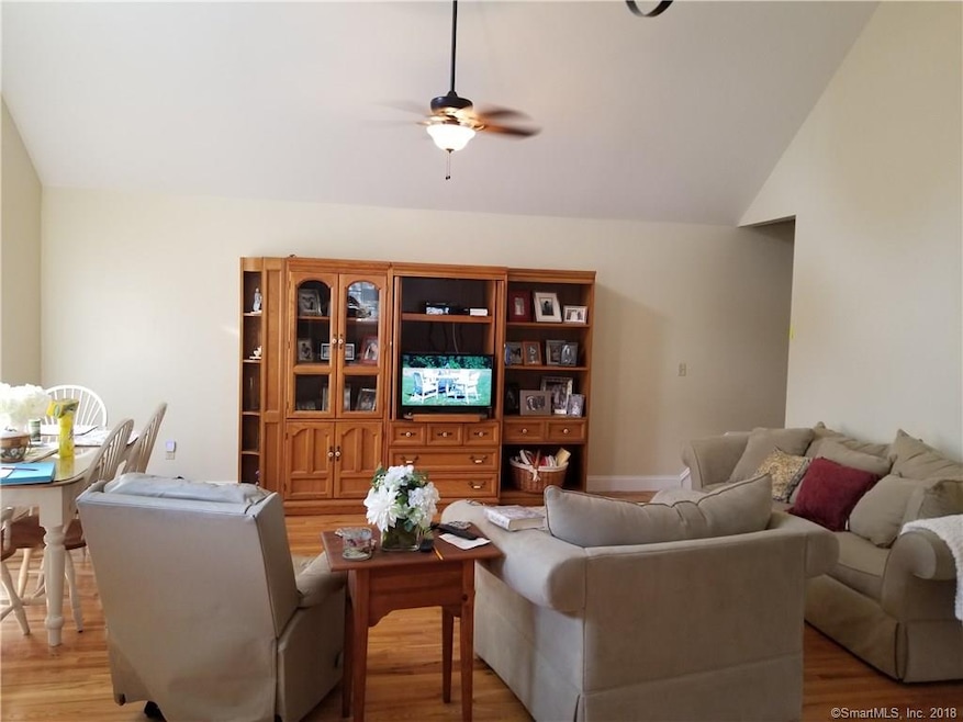 1556 New Haven Ave unit 6, Milford, CT 06460 - photo 1