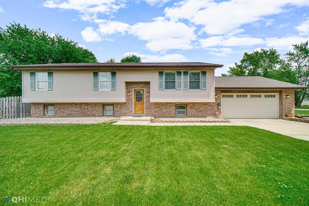 1104 Maxwell St, Crown Point, IN 46307 - photo 1