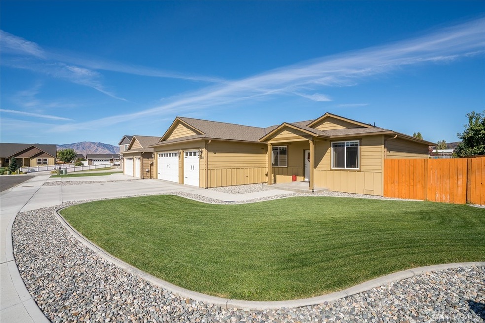 2365 Talon St NE, East Wenatchee, WA 98802 - photo 1