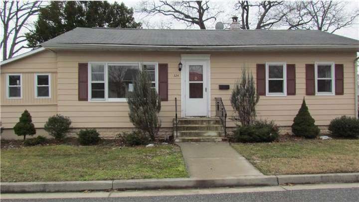 324 Coolidge Ave, Penns Grove, NJ 08069 - photo 1