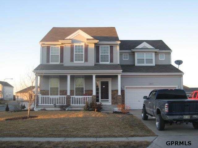 910 Mineral Dr, Papillion, NE 68046 - photo 1