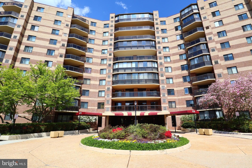 The Rotonda unit 718/720, McLean, VA 22102 - photo 1