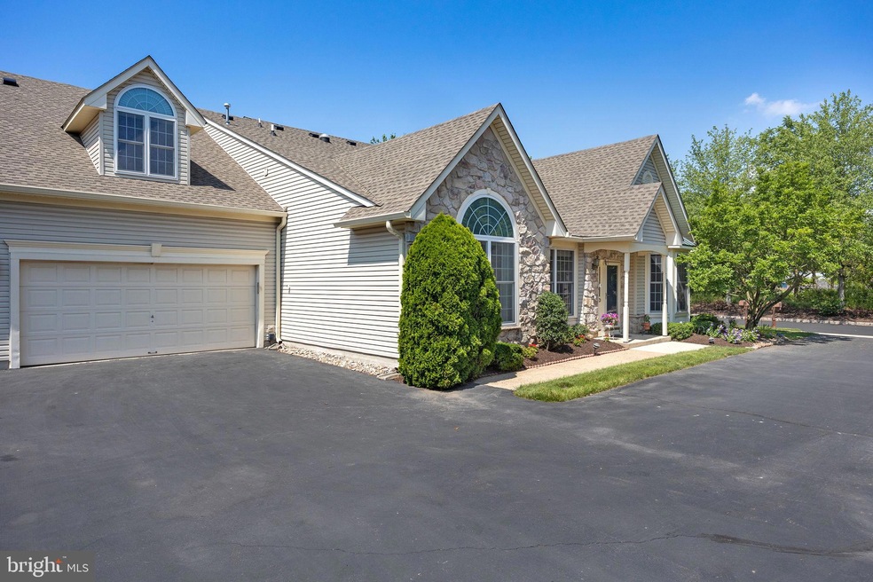 905 Daylily Dr unit V187, Langhorne, PA 19047 - photo 1