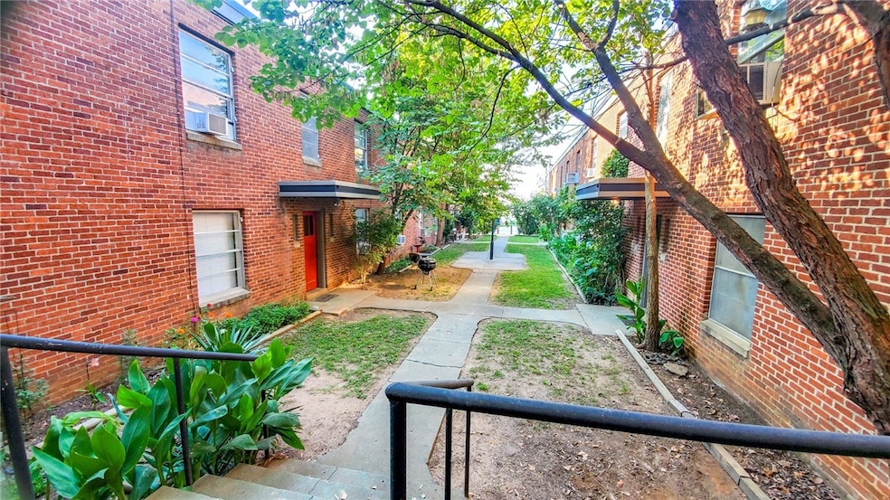 625 W Dickson St unit 2, Fayetteville, AR 72701 - photo 1