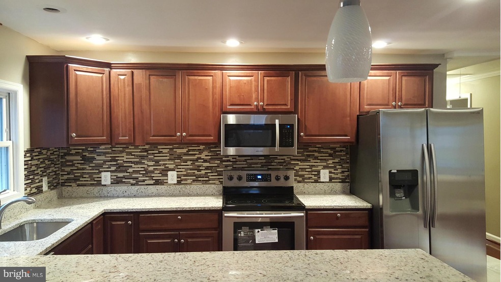 332 Carmody Hills Dr, Capitol Heights, MD 20743 - photo 1