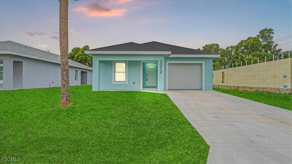 3212 Jeffcott St, Fort Myers, FL 33916 - photo 1