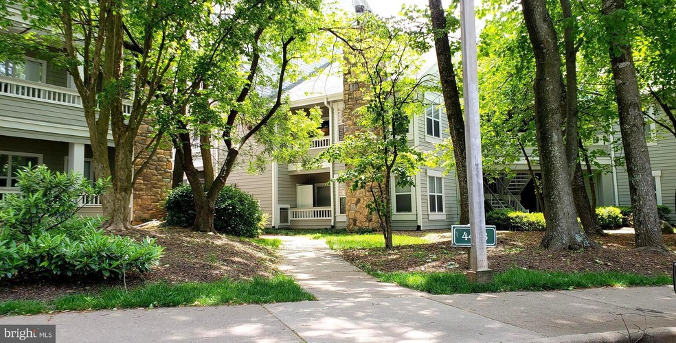 4408 Helmsford Ln unit 104, Fairfax, VA 22033 - photo 1