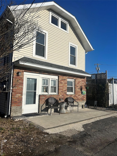 For Rent $2,100/month • Co-Listing Agent