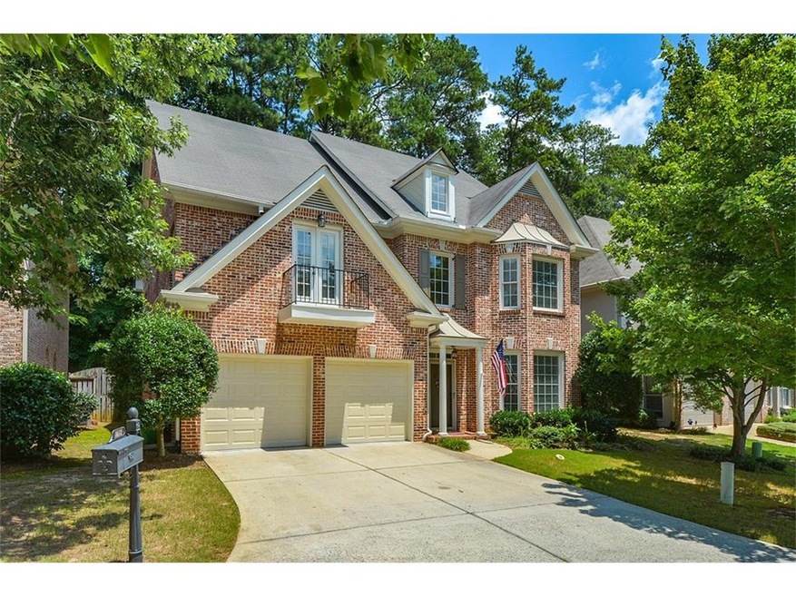 Lovely 3 sided brick home on cul de sac