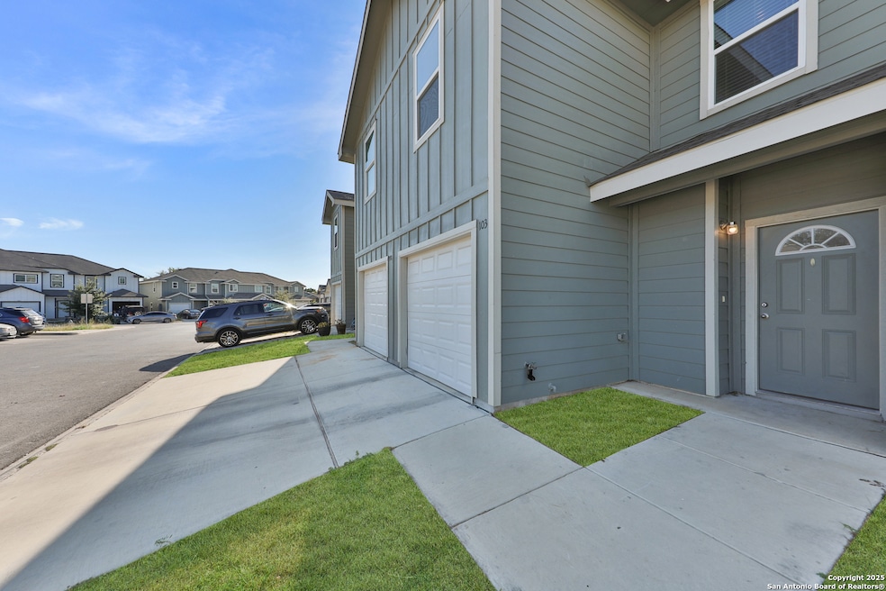 For Rent $1,350/month